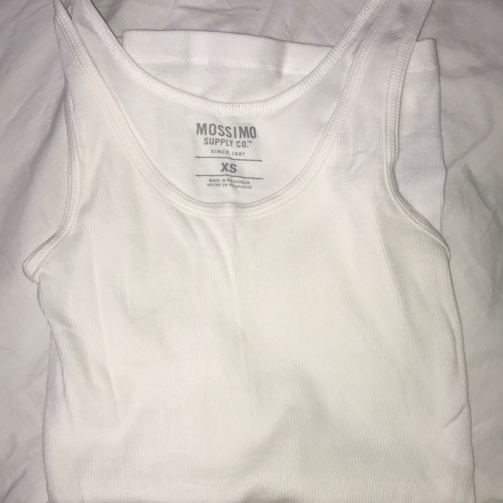 Tank tops - Picture 2 of 8